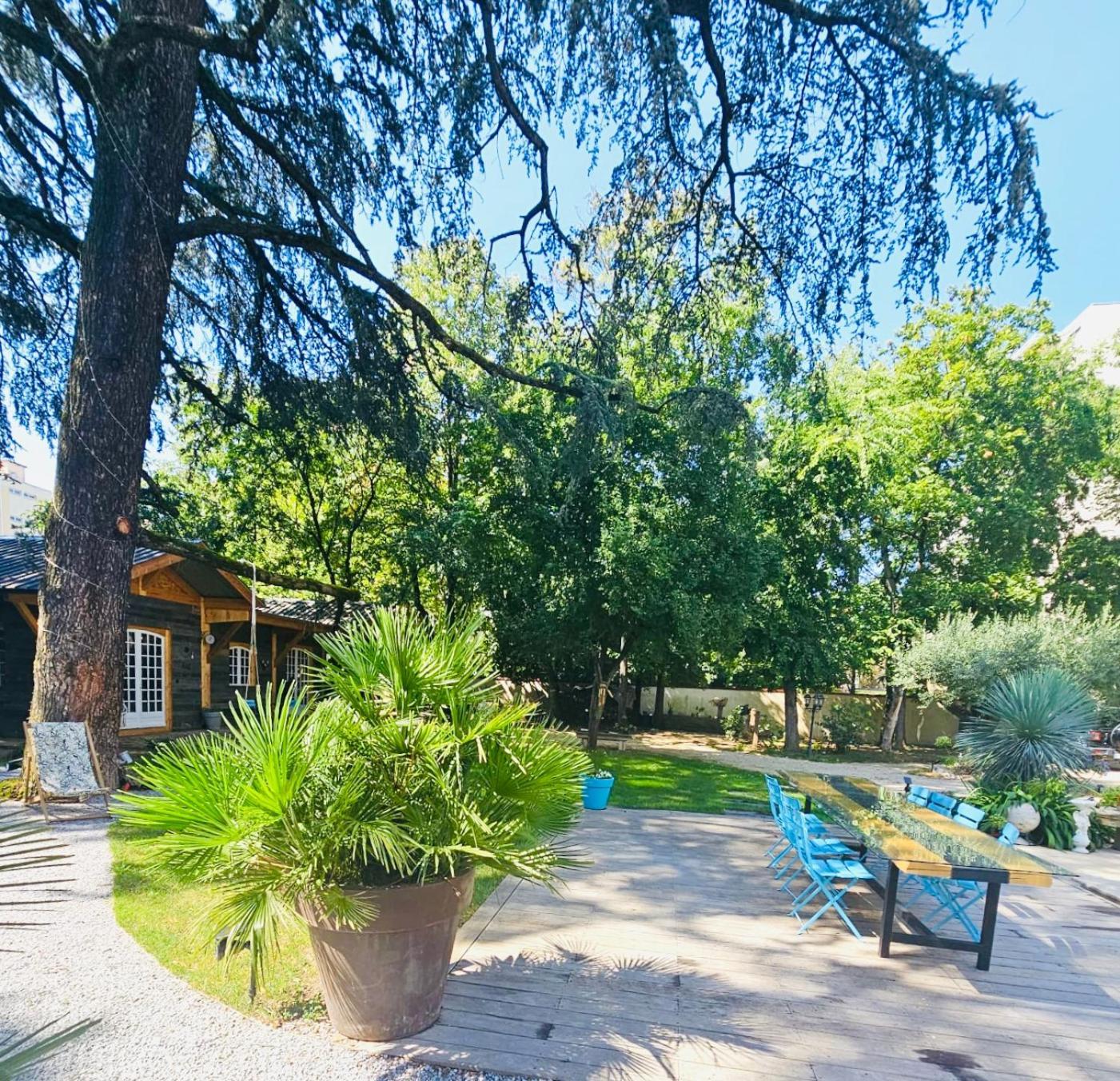 Chateau Grandclement Lyon Villeurbanne Niveau Rdc - Tresor Cache En Ville Avec Vue Piscine Et Parc Exteriér fotografie