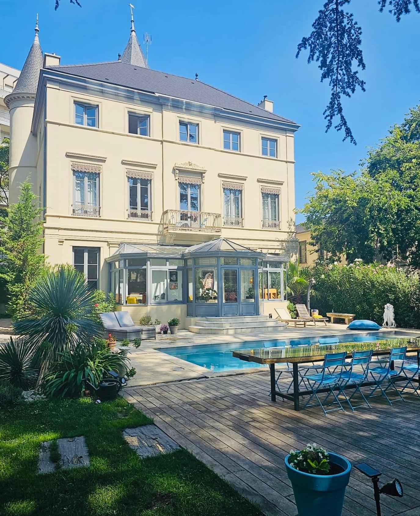 Chateau Grandclement Lyon Villeurbanne Niveau Rdc - Tresor Cache En Ville Avec Vue Piscine Et Parc Exteriér fotografie